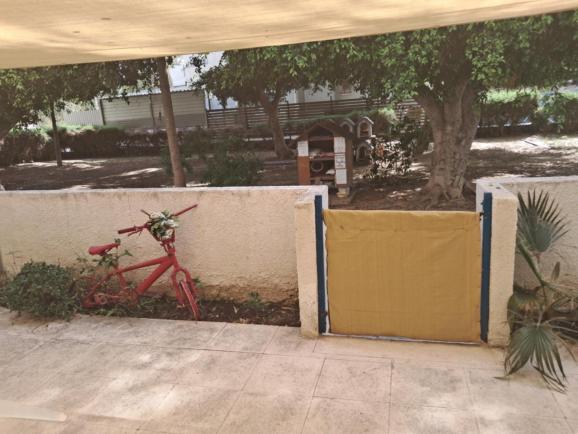 Lca2 Flat For You Apartment Larnaca Bagian luar foto