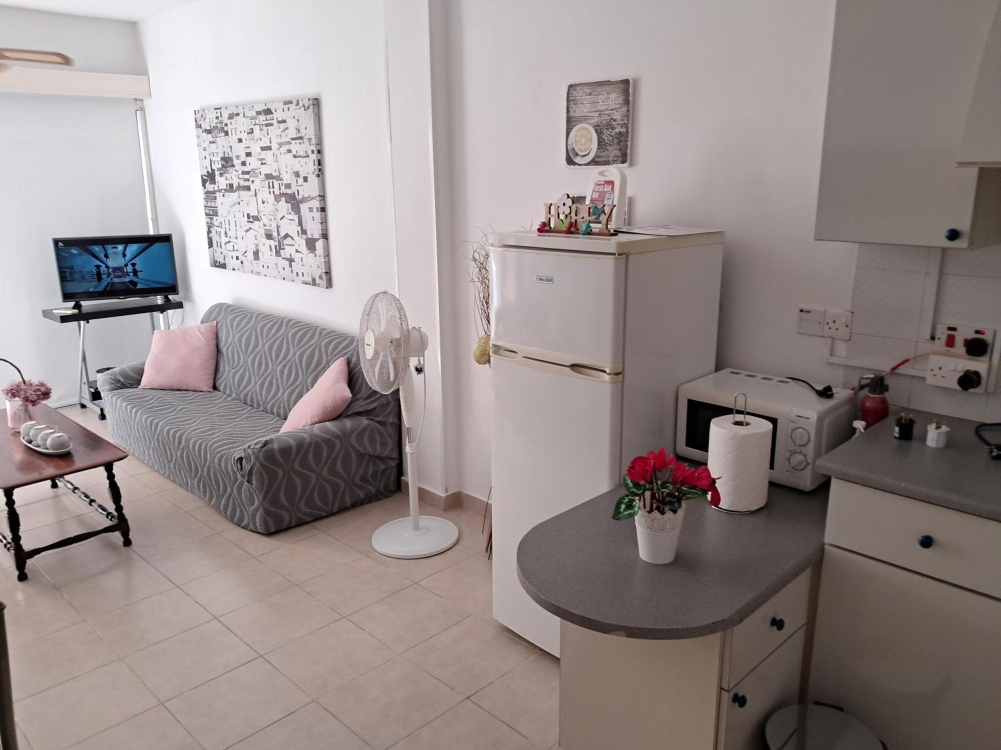 Lca2 Flat For You Apartment Larnaca Bagian luar foto