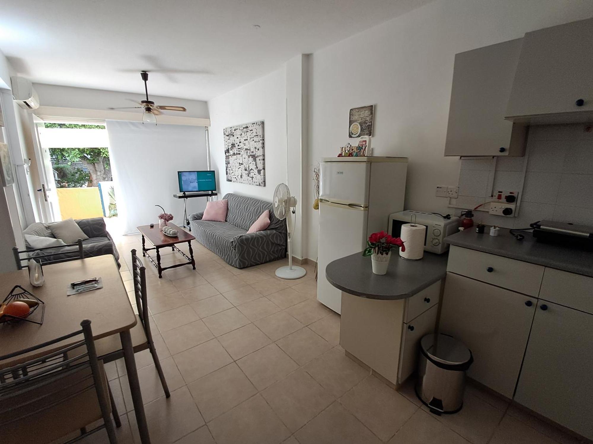 Lca2 Flat For You Apartment Larnaca Bagian luar foto